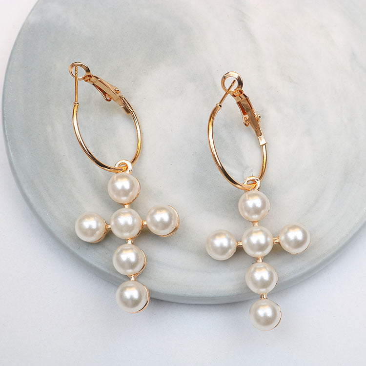 Aretes “Amor Guardado” — Cruz de perlas