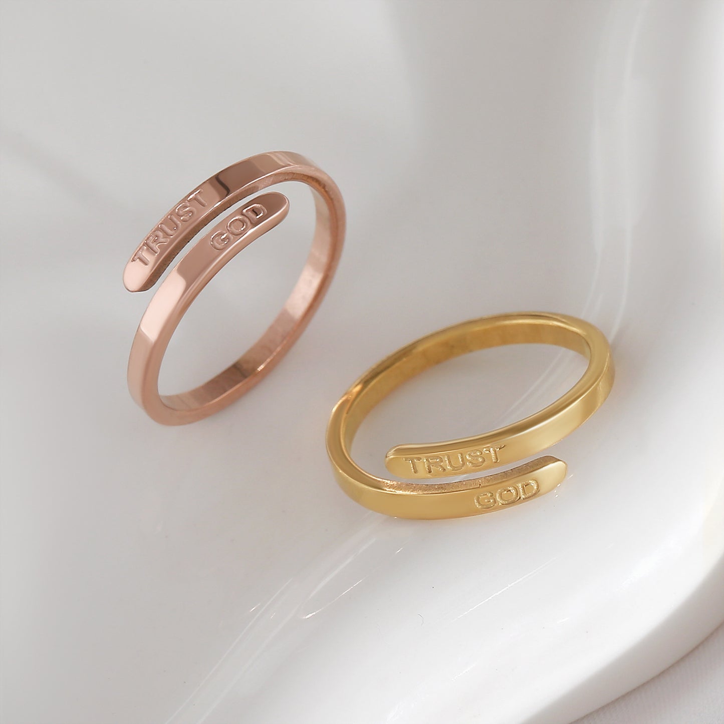 Anillo "Confía en Dios" — Paz que llevas contigo