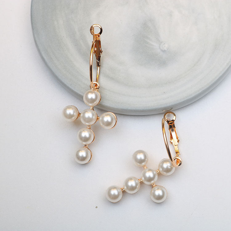 Aretes “Amor Guardado” — Cruz de perlas