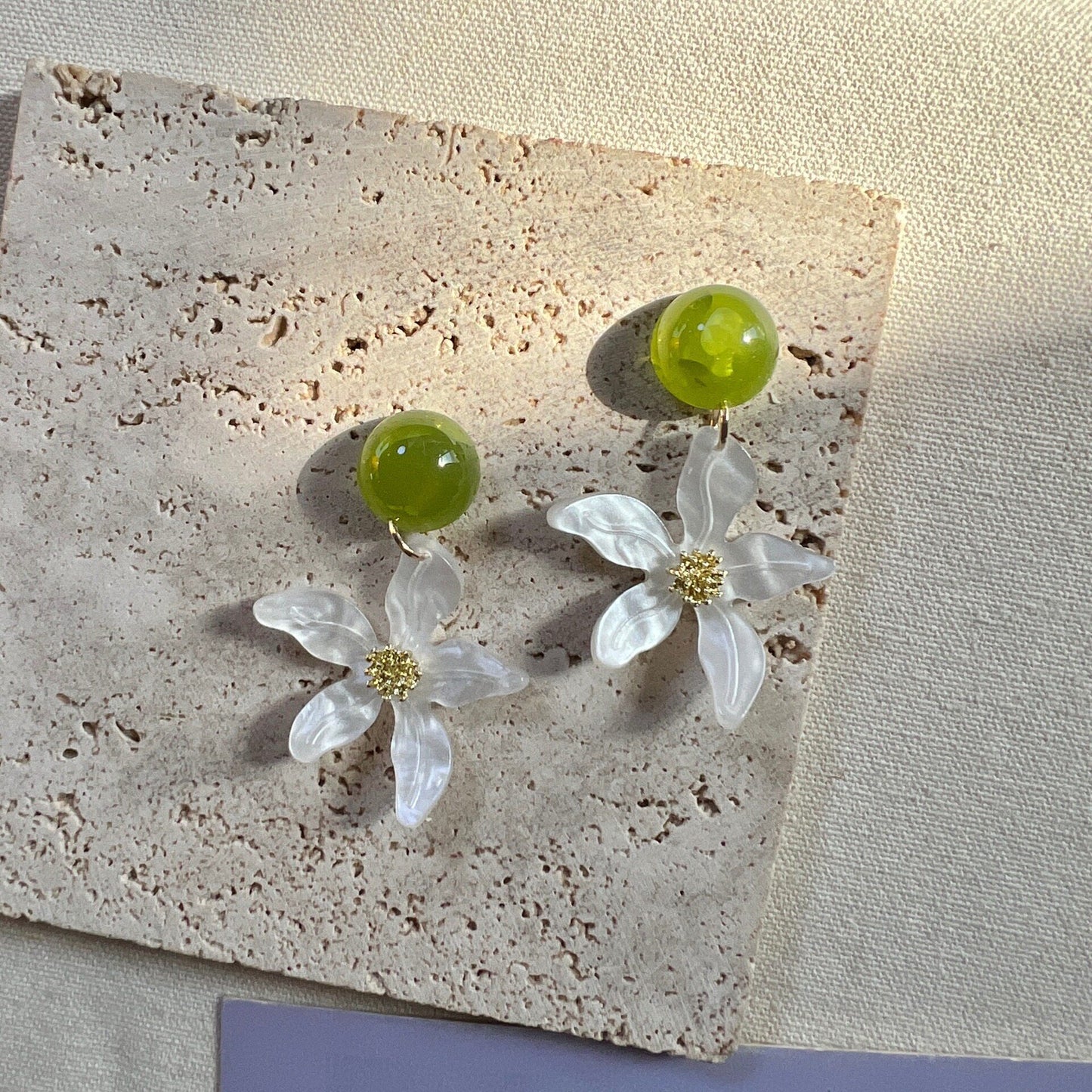"Grape & Flower" Earrings 🌿🤍 - Fresh and Natural Elegance