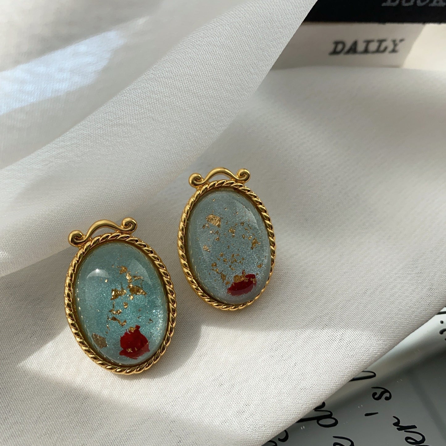 "Secret Garden" Earrings - Vintage Elegance 🌹