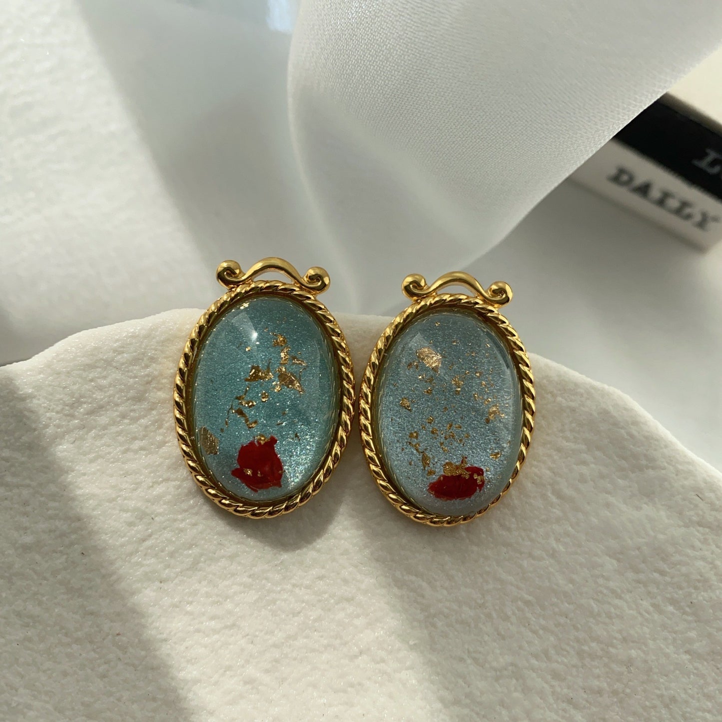 "Secret Garden" Earrings - Vintage Elegance 🌹